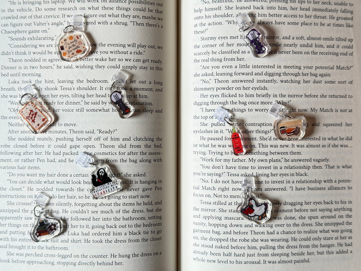 Skullflower Stacks E-Reader Dust Plug & Phone Charm
