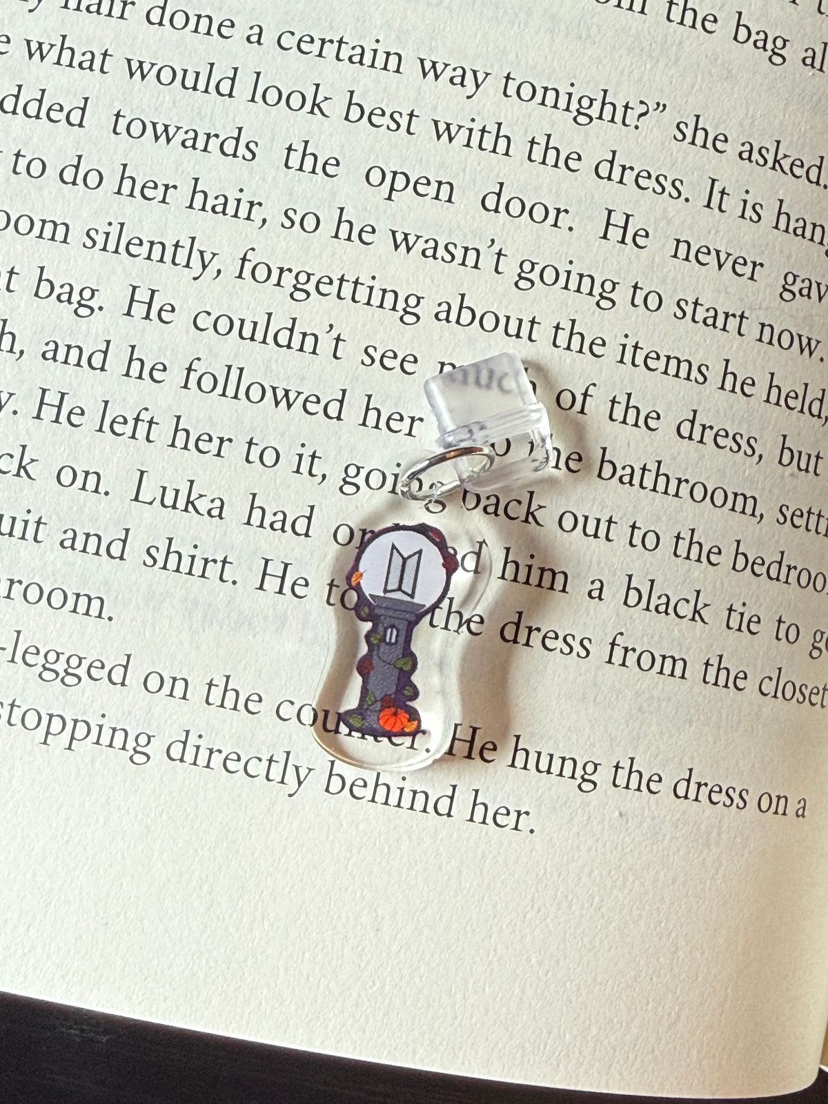 Fall ArmyBomb E-Reader Dust Plug & Phone Charm