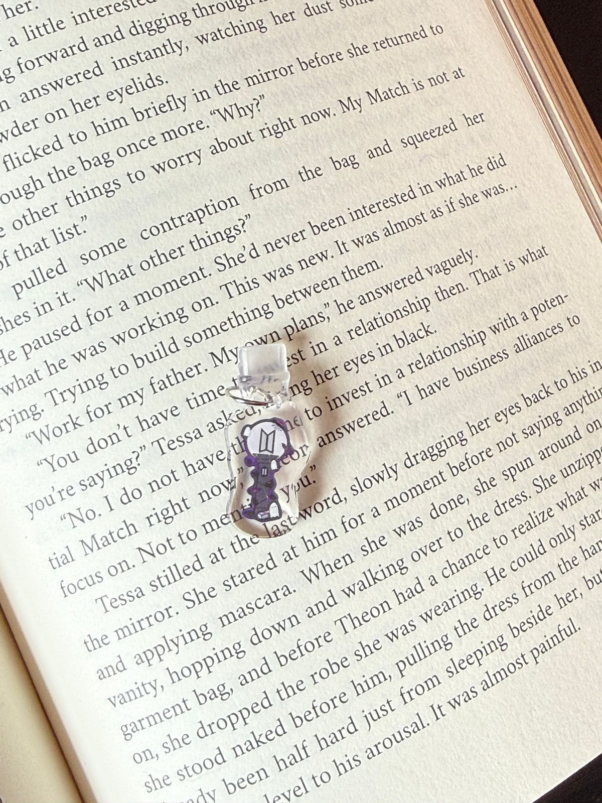 Fall ArmyBomb E-Reader Dust Plug & Phone Charm